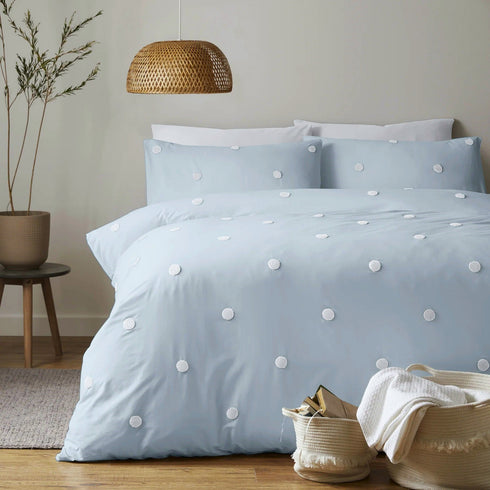 The White Moss Desert Rose Microfiber Winter Comforter With Pillow Covers